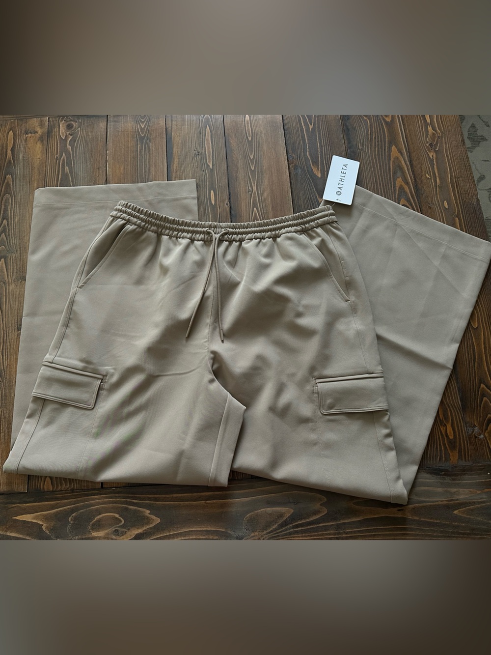 NEW ATHLETA PROMENADE CARGO PANTS WIDE LEG KHAKI HIGH RISE PULL ON DRAWSTRING LG